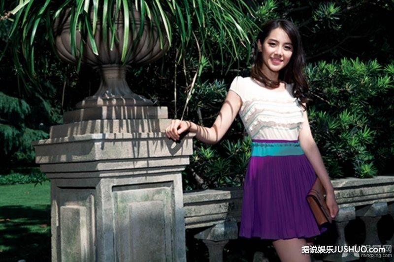 高音女王许艺娜夏日写真 短发造型性感清新 高音女王许艺娜夏日写真 短发造型性感清新