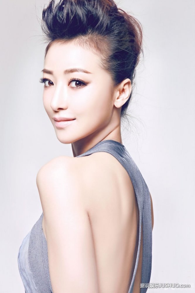 天天有喜陈紫函性感写真 小露香肩御姐范