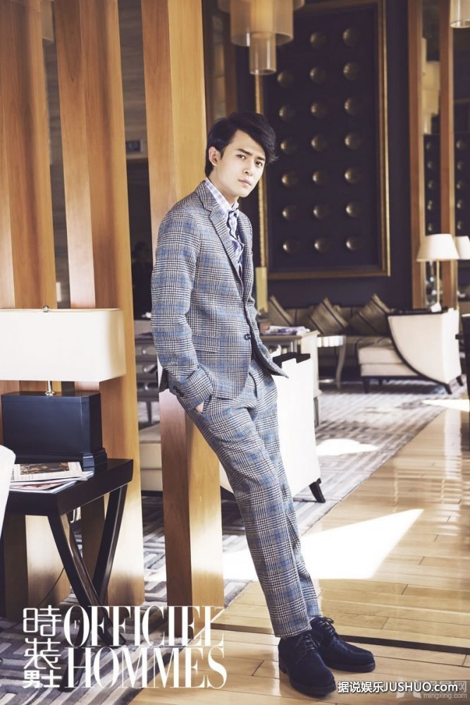 付辛博时装杂志大片 西装革履显轻熟男魅力