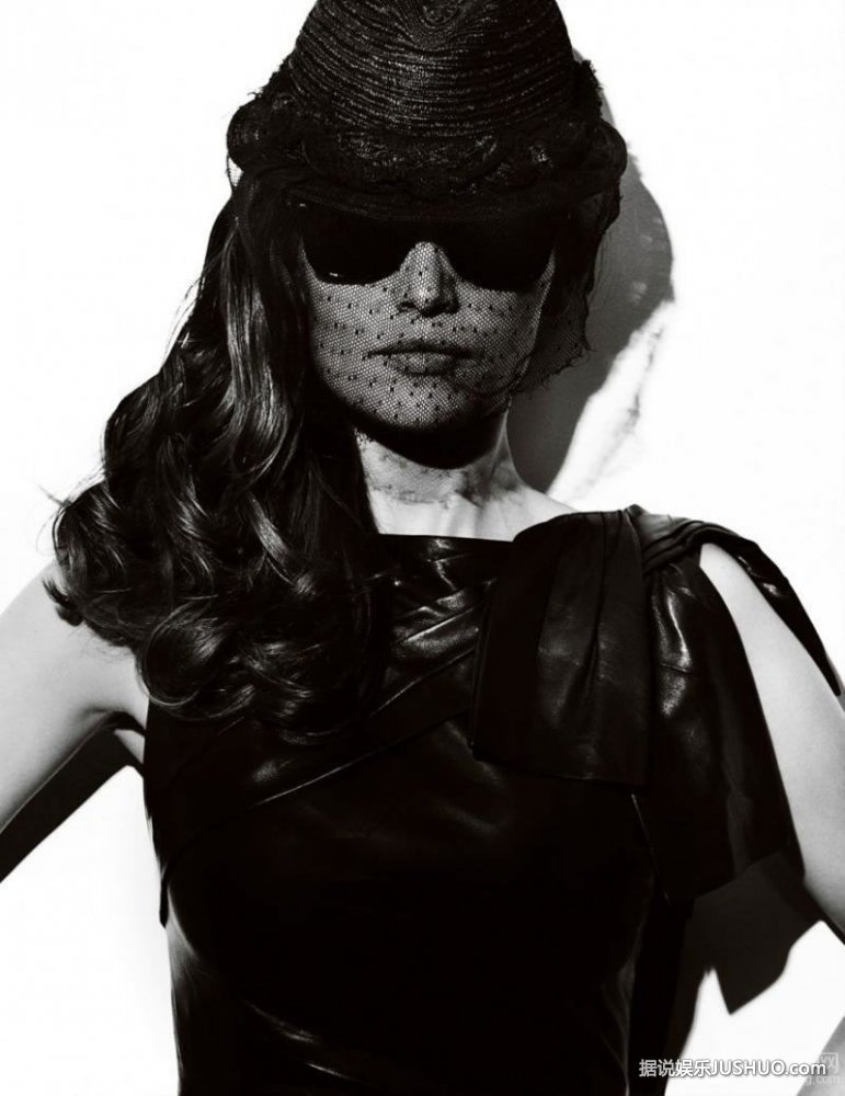 休·海夫纳旧爱克里斯托·哈里斯性感泳装写真