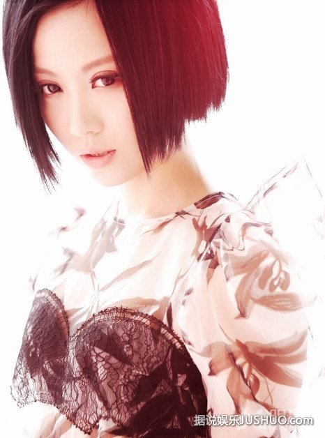 好声音姚贝娜全裸大片 为粉红丝带代言