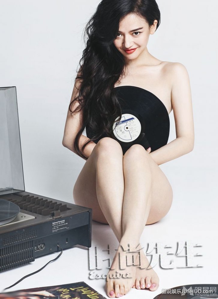 李昕芸全裸拍时尚杂志写真 极尽妩媚诱惑 李昕芸全裸拍时尚杂志写真 极尽妩媚诱惑