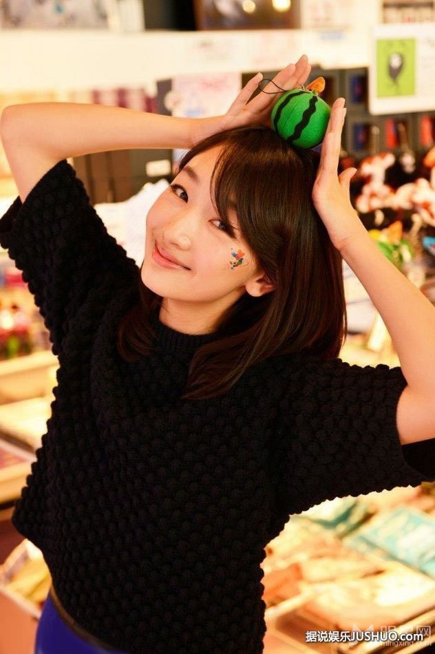 龚玥菲潘金莲全新造型曝光 黄金甲裹胸露半臀 龚玥菲潘金莲全新造型曝光 黄金甲裹胸露半臀