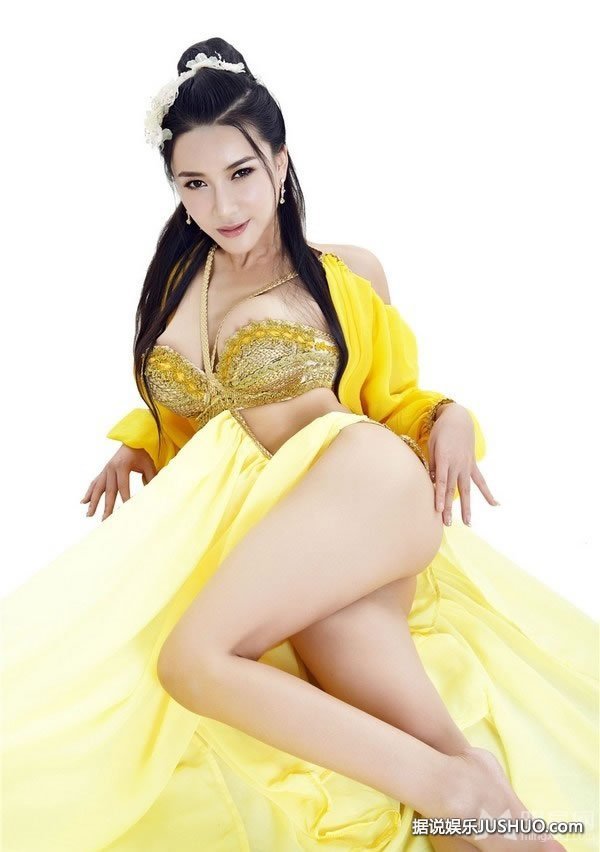 龚玥菲潘金莲全新造型曝光 黄金甲裹胸露半臀 龚玥菲潘金莲全新造型曝光 黄金甲裹胸露半臀