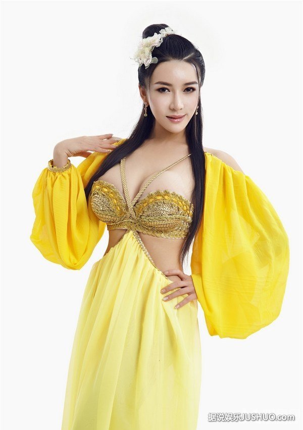 龚玥菲潘金莲全新造型曝光 黄金甲裹胸露半臀 龚玥菲潘金莲全新造型曝光 黄金甲裹胸露半臀