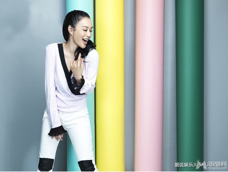 辣妈钟丽缇色彩大片 性感清新尽显活力