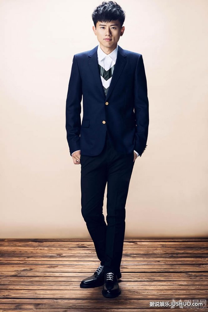 十七岁的单车崔林大片 阳光男孩帅气逼人 十七岁的单车崔林大片 阳光男孩帅气逼人