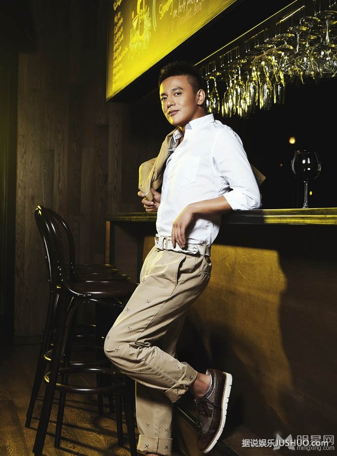 十七岁的单车崔林大片 阳光男孩帅气逼人 十七岁的单车崔林大片 阳光男孩帅气逼人