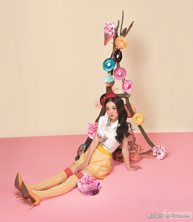 赵丽颖糖果色时尚杂志大片 青春洋溢俏皮可爱