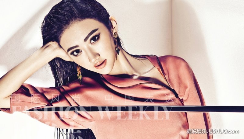 景甜全新风尚志大片 迷人锁骨性感诱惑