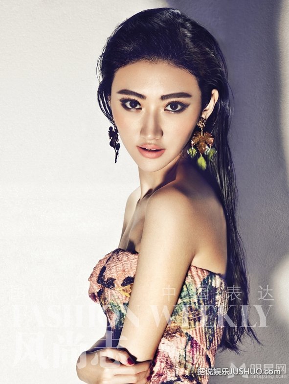 景甜全新风尚志大片 迷人锁骨性感诱惑