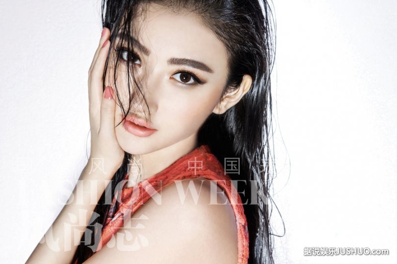 景甜全新风尚志大片 迷人锁骨性感诱惑