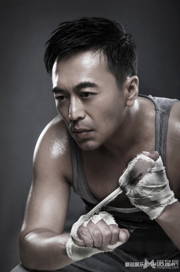 陈颢文最新写真 温暖笑容展儒雅男人气质 陈颢文最新写真 温暖笑容展儒雅男人气质