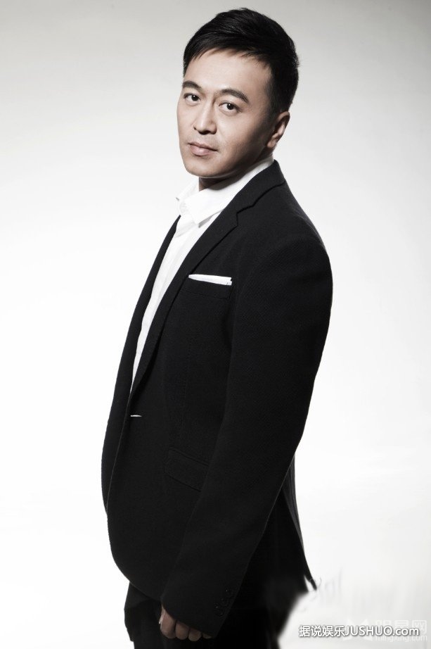 陈颢文最新写真 温暖笑容展儒雅男人气质 陈颢文最新写真 温暖笑容展儒雅男人气质