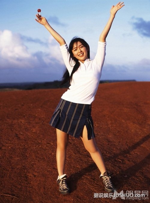 新版一吻定情女主角未来穗香可爱写真