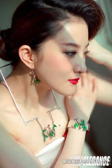电影人间蒸发阿布真理海边甜美比基尼写真