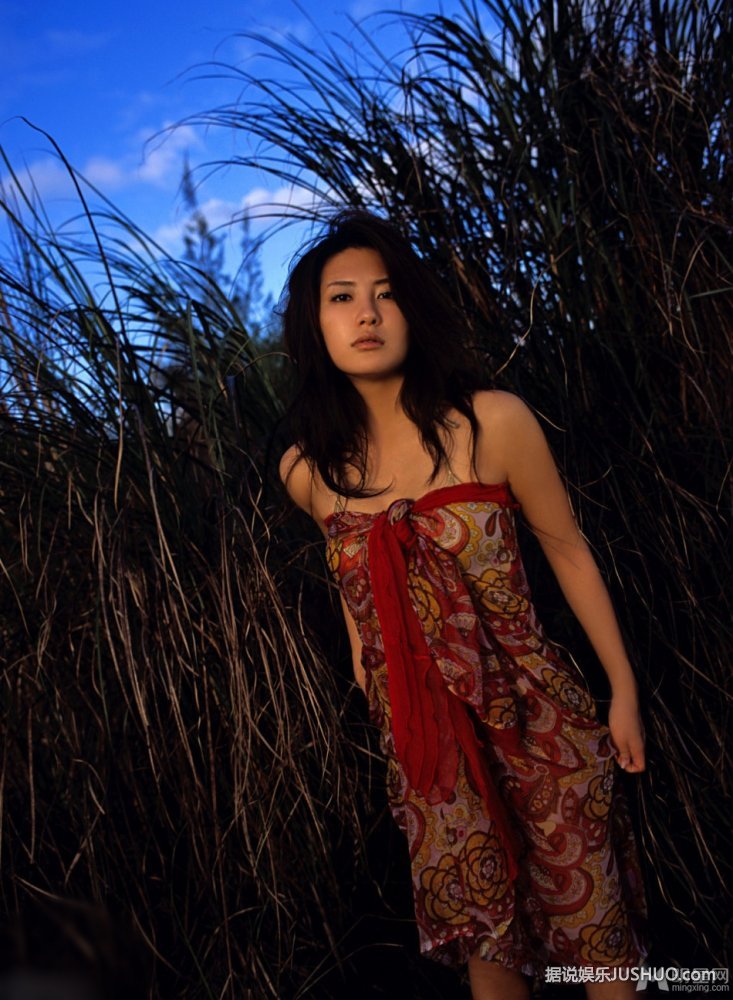 电影人间蒸发阿布真理海边甜美比基尼写真