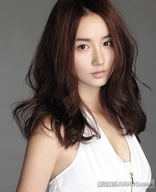 吕一清新写真曝光 温婉女人变身治愈系少女 吕一清新写真曝光 温婉女人变身治愈系少女