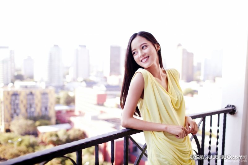 新晋女星辛芷蕾初夏写真 浅笑嫣然清爽阳光