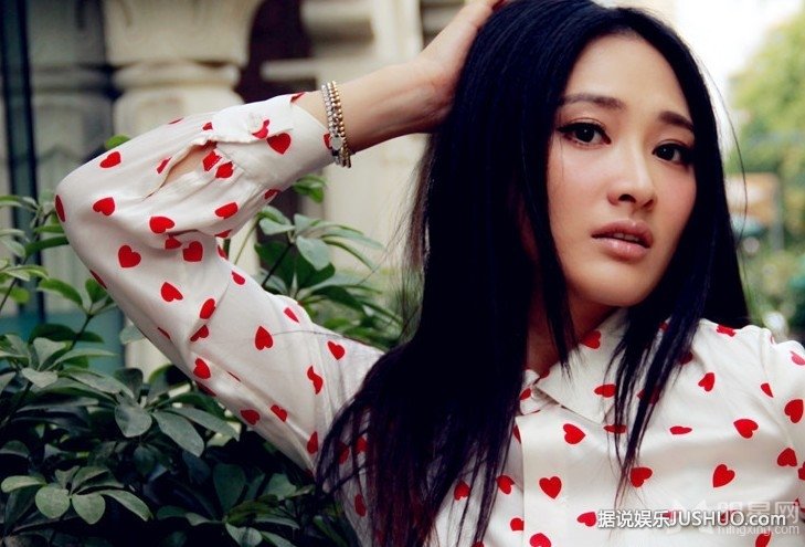 张玉洁拍户外写真 清新浪漫享受自然美