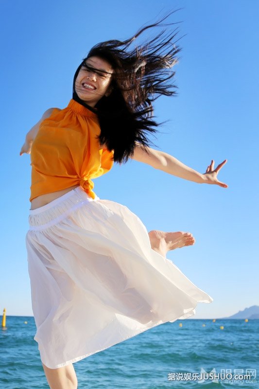 天注定李梦素颜写真 戛纳街头青春流动