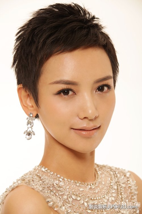 静家族李晓峰知性写真 双面主播展魅力