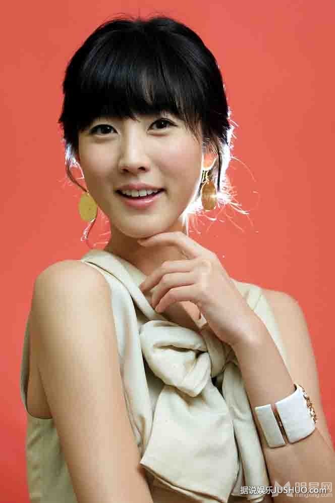 韩星李秀景比基尼拍杂志 性感翘臀丰满酥胸