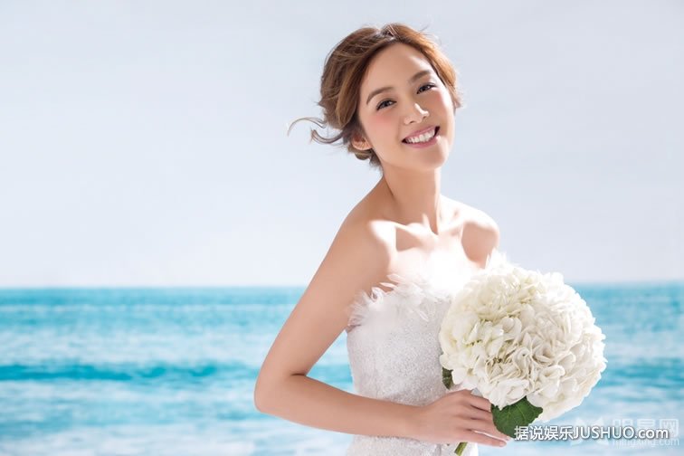 吴妍书Singles杂志写真 火辣身材无人能敌 吴妍书Singles杂志写真 火辣身材无人能敌