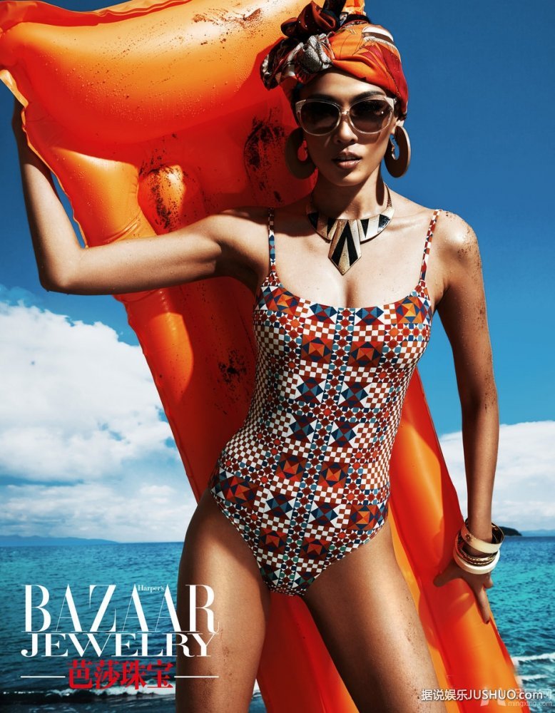 龙女郎张蓝心登芭莎 比基尼性感秀美腿 龙女郎张蓝心登芭莎 比基尼性感秀美腿