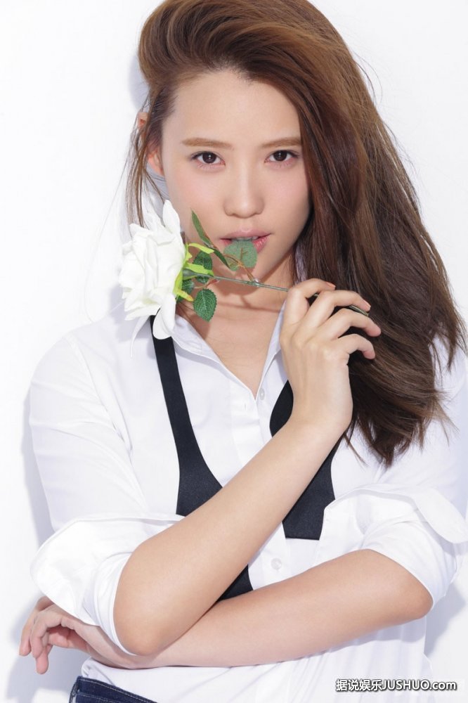 拉娜德雷全裸登杂志封面 魅惑勾人眼球 拉娜德雷全裸登杂志封面 魅惑勾人眼球