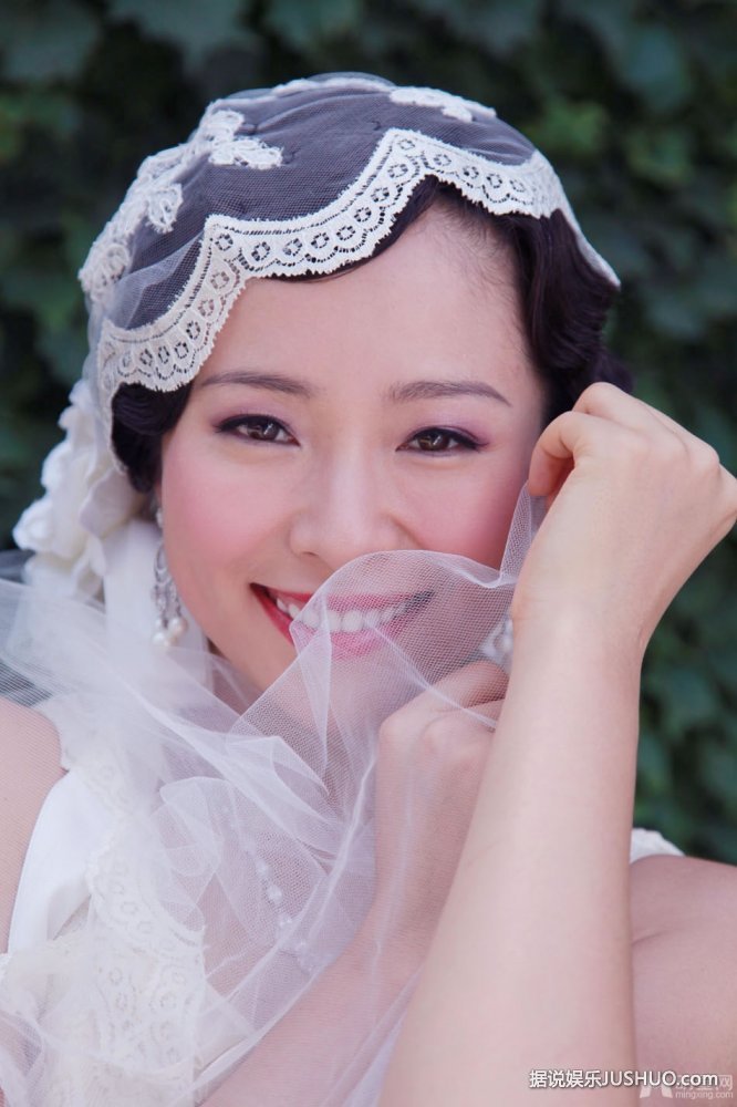 像火花像蝴蝶曝江一燕胡军复古婚纱照