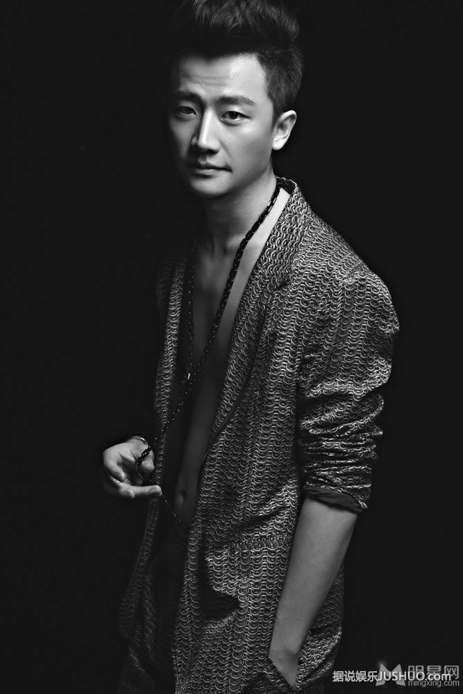 张馨予晒大尺度写真 薄纱透视美艳性感