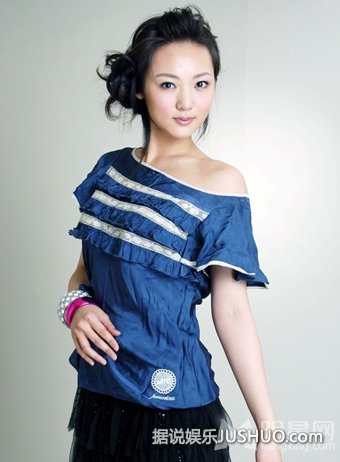 龙门镖局白敬祺饰演者张瑞涵知性写真