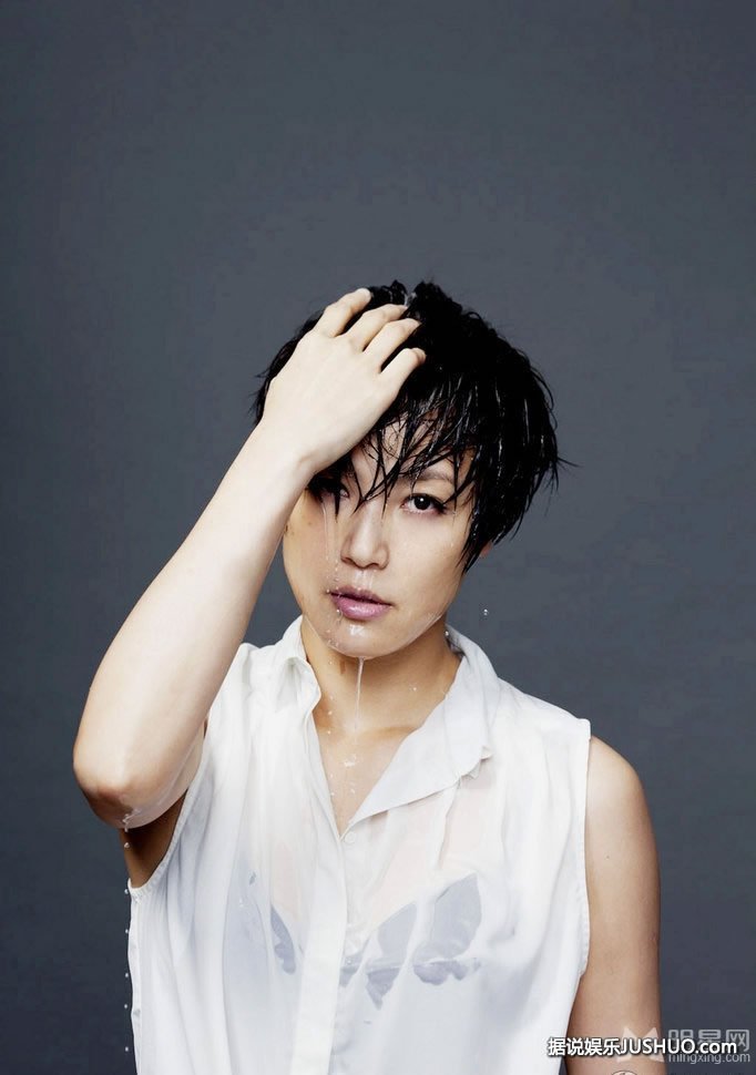 何韵诗深V性感写真 湿身诱惑庆个唱加场