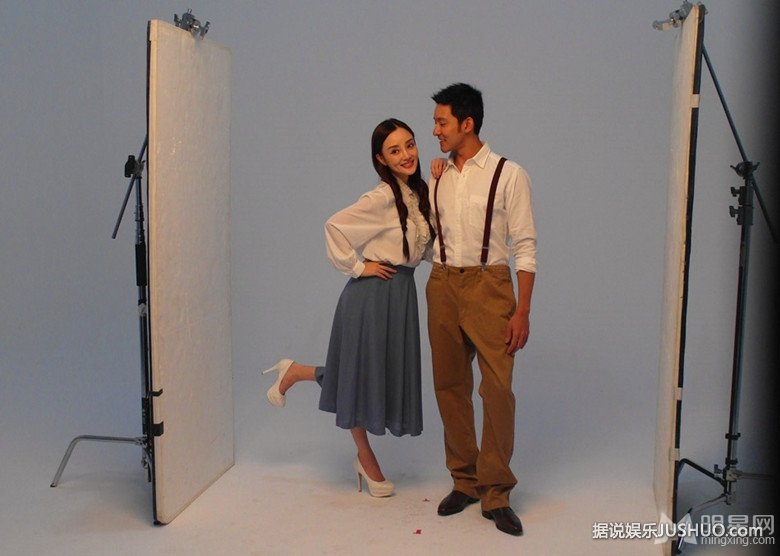 时光恋人拍婚纱写真 立威廉李小璐甜蜜牵手