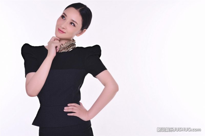 孙宁熟女造型拍时尚写真 大展黑色诱惑 孙宁熟女造型拍时尚写真 大展黑色诱惑