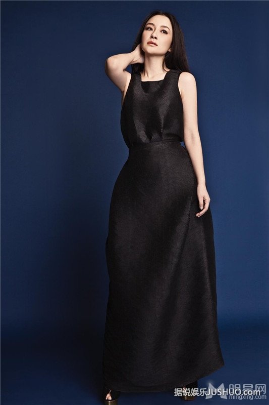 孙宁熟女造型拍时尚写真 大展黑色诱惑 孙宁熟女造型拍时尚写真 大展黑色诱惑