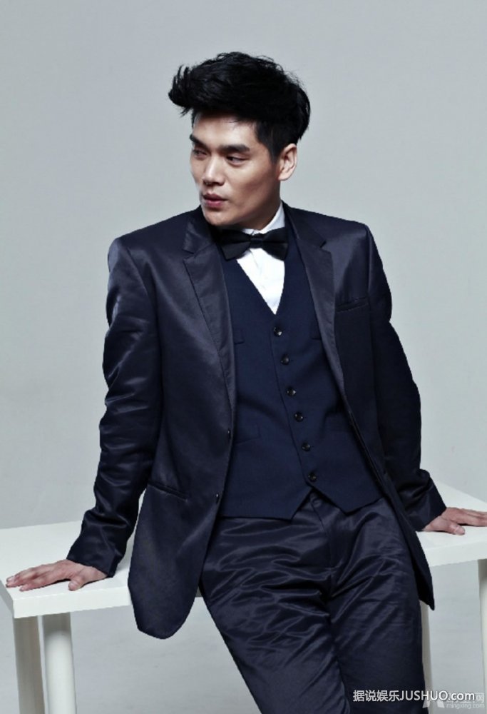 孙宁熟女造型拍时尚写真 大展黑色诱惑 孙宁熟女造型拍时尚写真 大展黑色诱惑