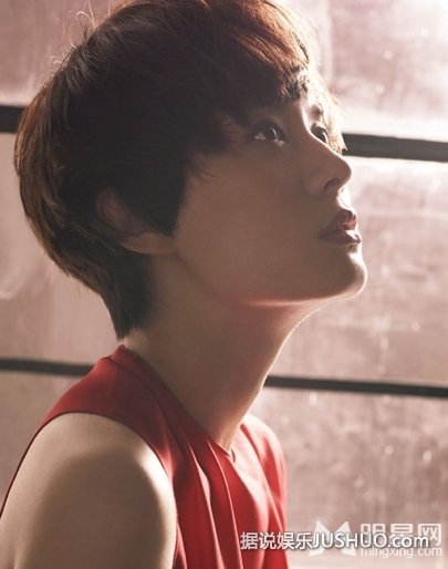 杨幂惨封圆月弯刀 图揭那些侧脸残女星