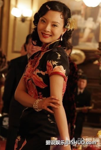 杨幂惨封圆月弯刀 图揭那些侧脸残女星