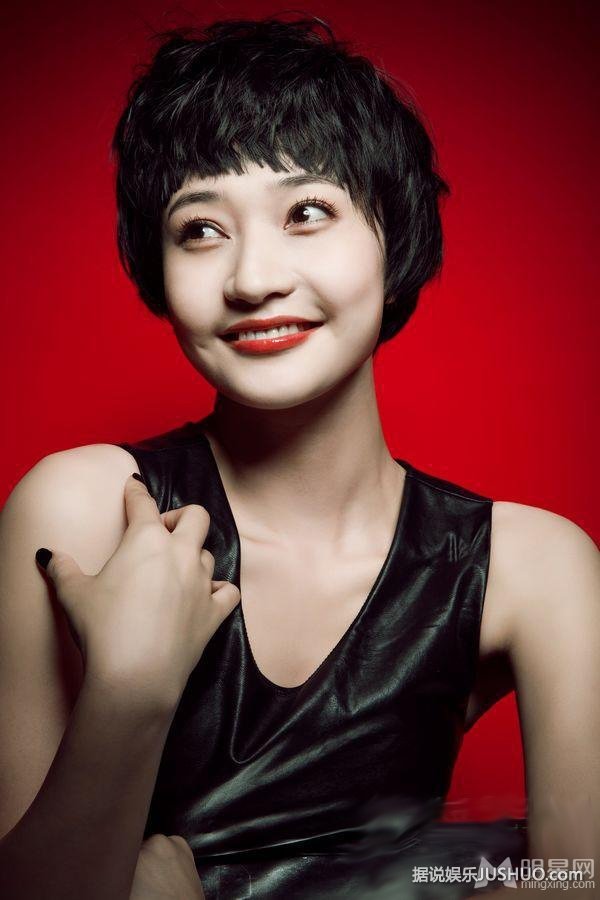 阎娜烈焰红唇性感热辣写真 尽显妩媚诱惑 阎娜烈焰红唇性感热辣写真 尽显妩媚诱惑