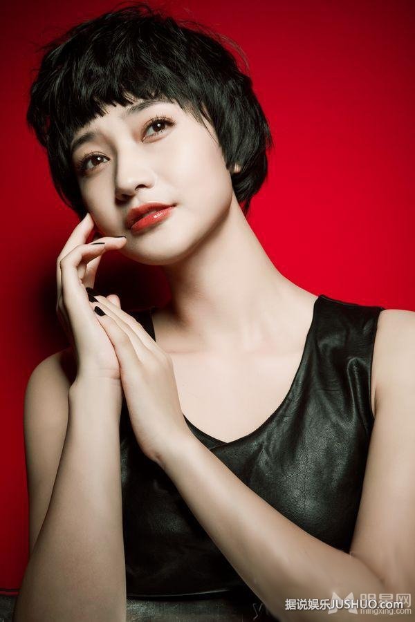 阎娜烈焰红唇性感热辣写真 尽显妩媚诱惑 阎娜烈焰红唇性感热辣写真 尽显妩媚诱惑