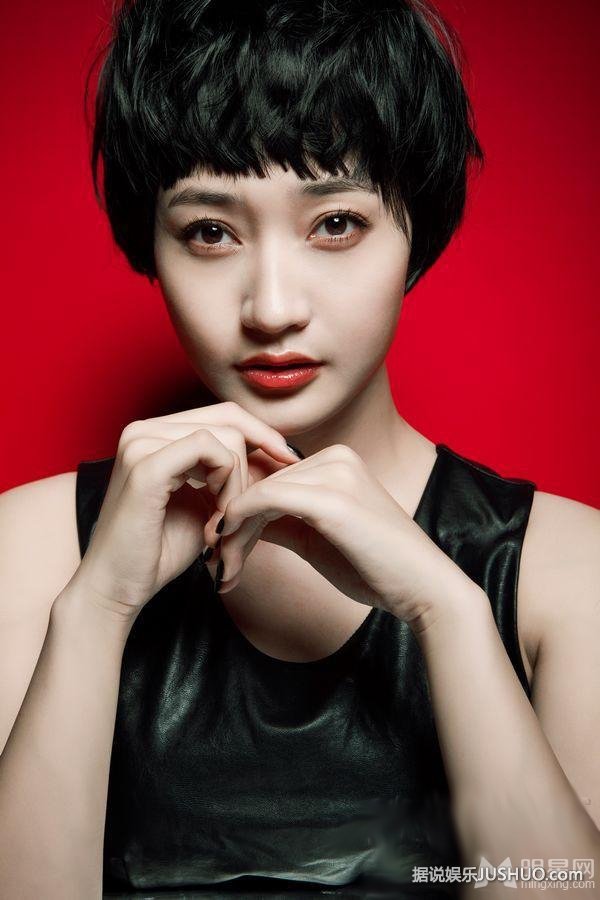 阎娜烈焰红唇性感热辣写真 尽显妩媚诱惑 阎娜烈焰红唇性感热辣写真 尽显妩媚诱惑