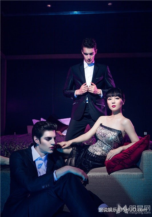 习雪应邀拍杂志写真 举手投足彰显高贵气质 习雪应邀拍杂志写真 举手投足彰显高贵气质