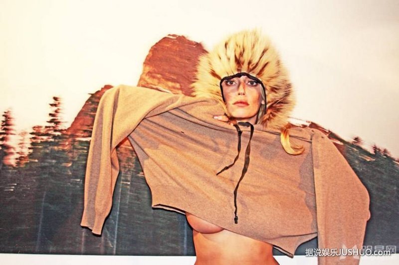 迪奥拉·拜尔德真空上阵拍写真 大秀傲人身材