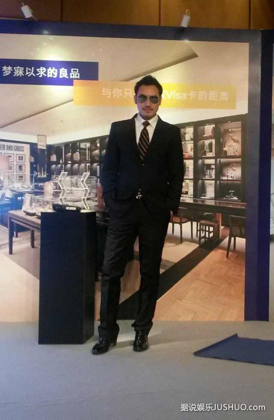 肖宗灵受邀品牌活动 时尚帅气彰显制服诱惑