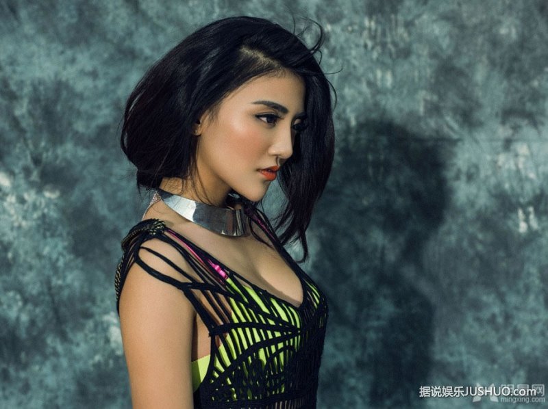 全能艺人岳亮性感写真 胸器妹湿身诱惑