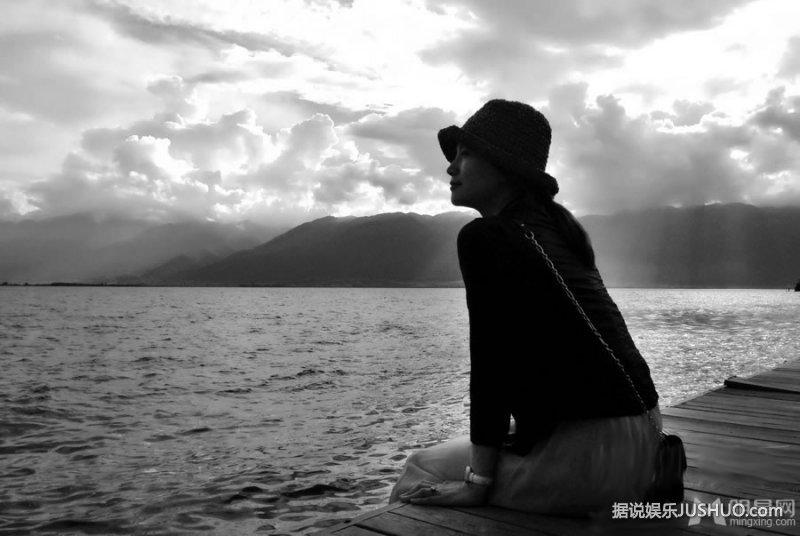 王紫潼蕾丝红裙写真青春俏皮活力十足 王紫潼蕾丝红裙写真青春俏皮活力十足