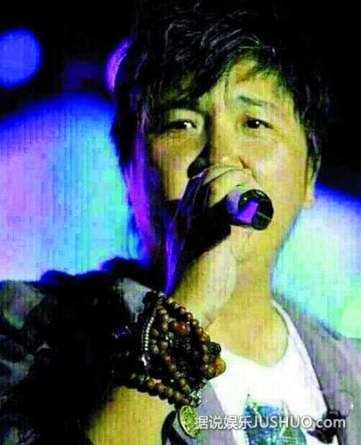 明星土豪配饰大PK：韩红绿松石秒杀孙楠老金刚