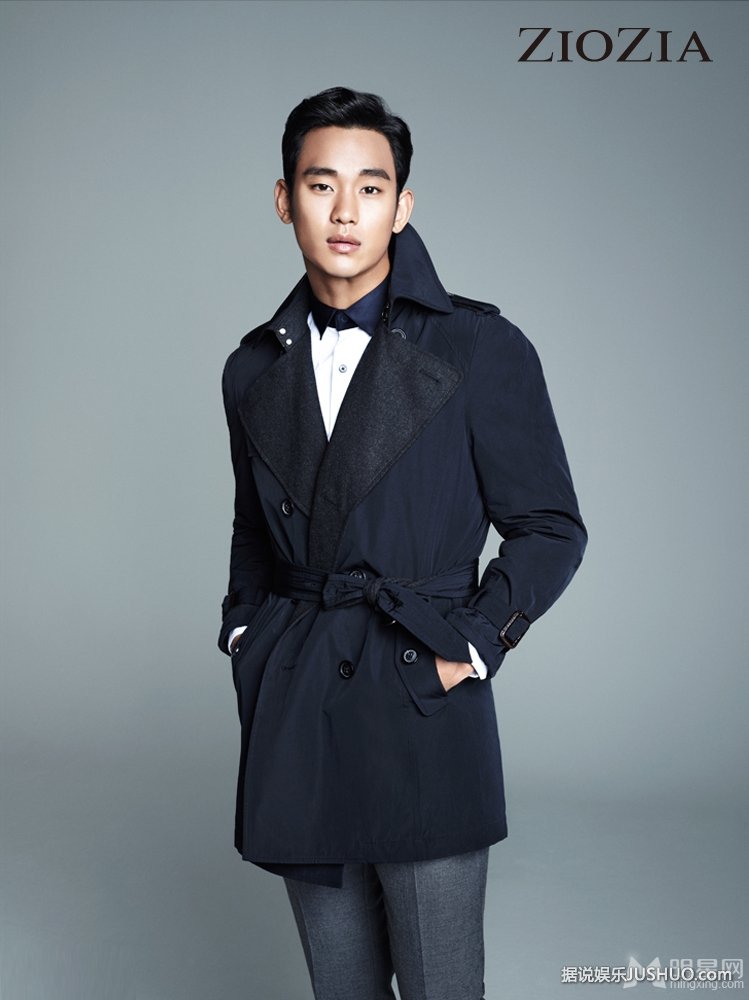 韩星金秀贤秋装写真 演绎极简休闲风秀长腿 韩星金秀贤秋装写真 演绎极简休闲风秀长腿